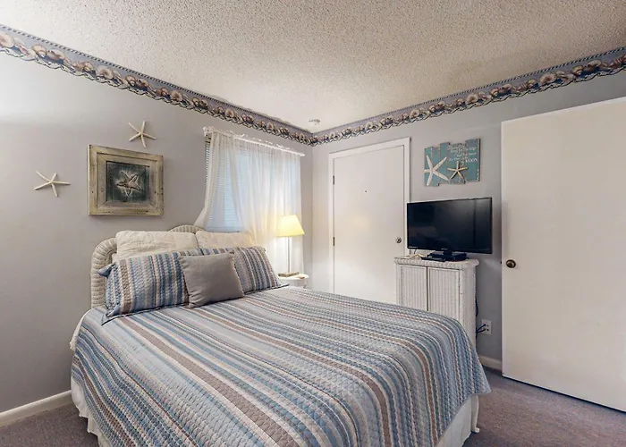 2nd-floor Coastal With Pools Hot Tubs Tennis Balcony Elevator Holiday home