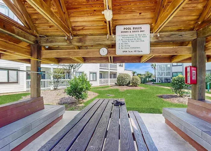 2nd-floor Coastal With Pools Hot Tubs Tennis Balcony Elevator Holiday home