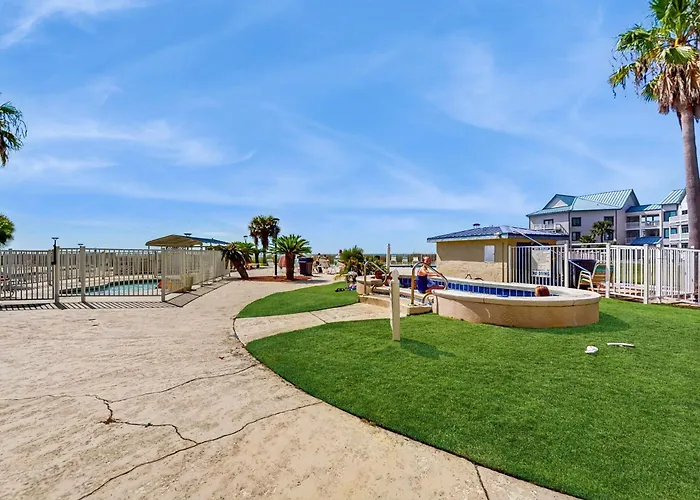 2nd-floor Coastal With Pools Hot Tubs Tennis Balcony Elevator *
